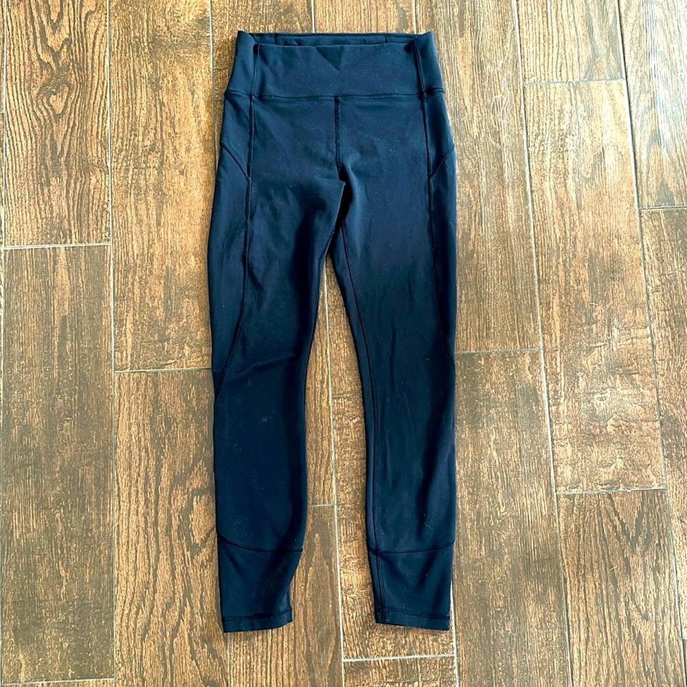 Like new condition! High waisted Lululemon Leggings Size 6